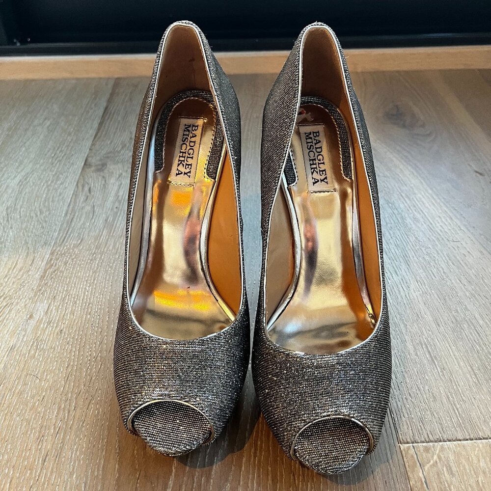 Badgley Mischka open toe leather sole/silver sparkle heel
